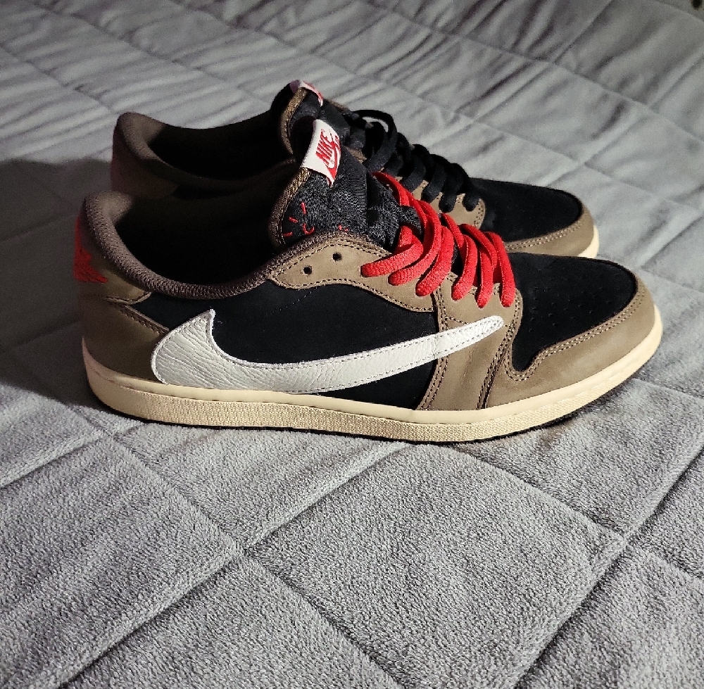TRAVIS SCOTTS - Picture 2 of 9